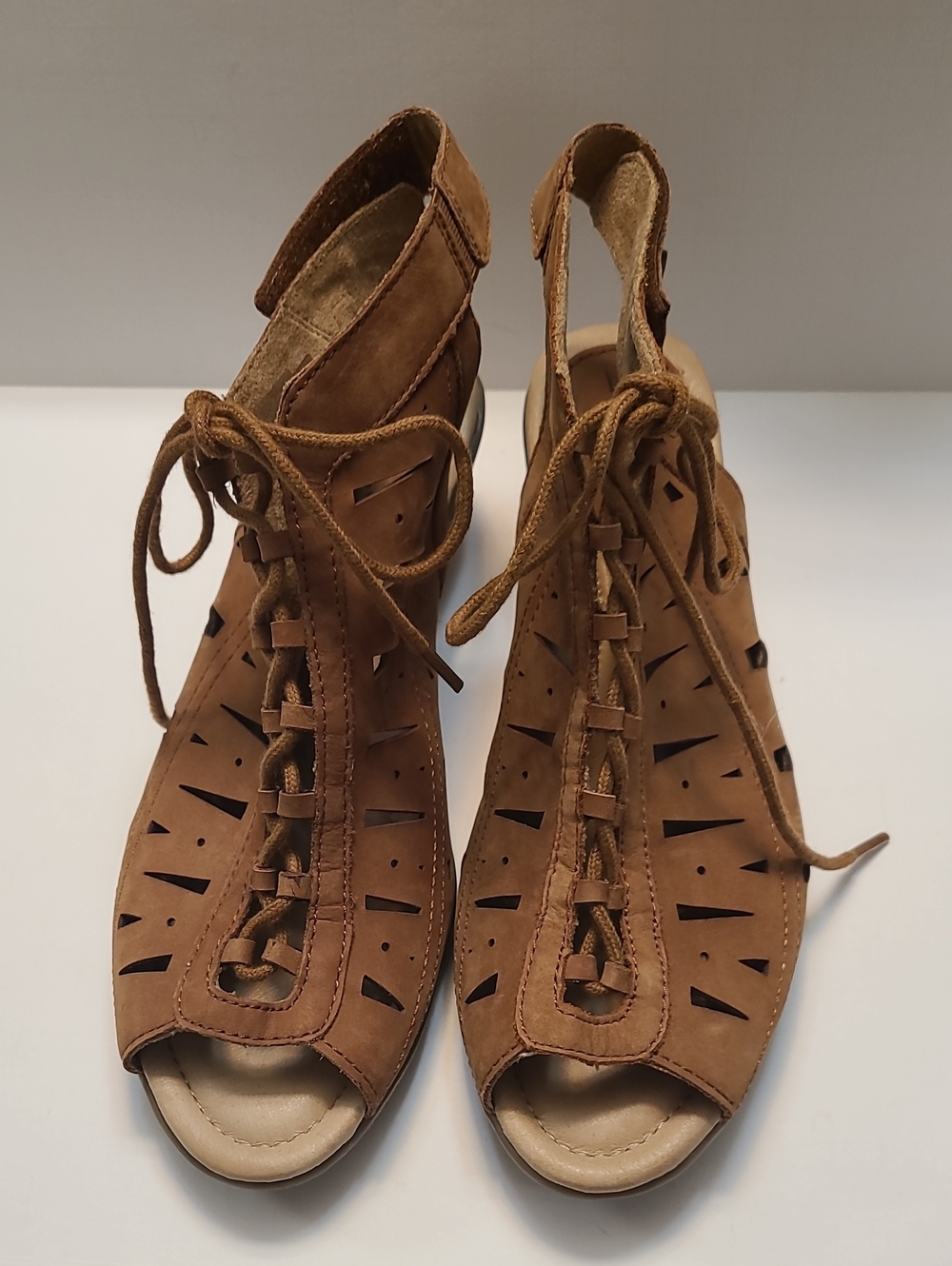 NWOT Earth Kristen Natural Bohemian Comfy Lace Up Sling Back Sand Brown Sz 9.5 B